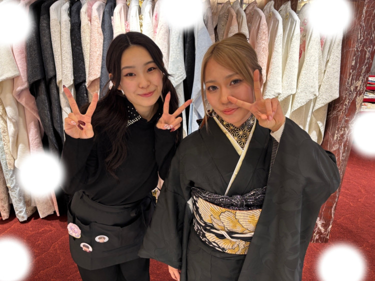 振袖レンタル　東京　表参道　かわいい　おしゃれ　個性派　かわいい　かっこいい　ワントーン　黒振袖　イマドキ　被りたくない