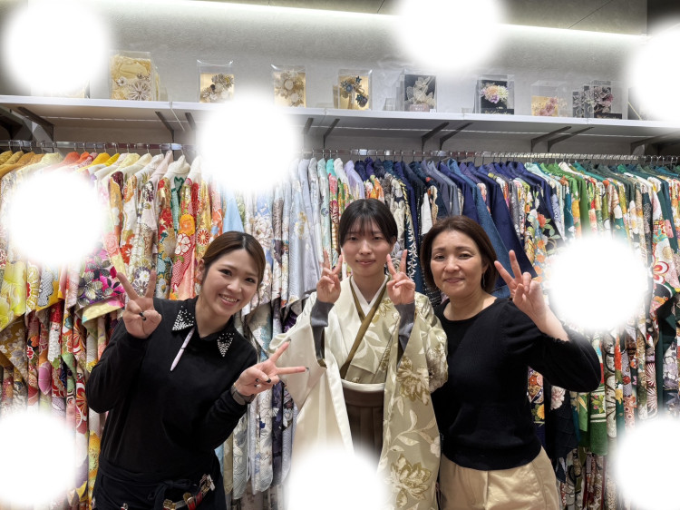 成人式　前撮り　梅田　袴　くすみカラー　かわいい　イマドキ　淡色　古典　タカゼン　撮影　大阪　人気　くすみ　茶色