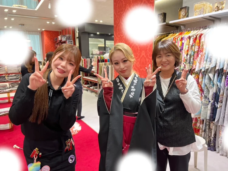 成人式　卒業式　TAKAZEN 袴レンタル　大阪　人気　黒　シンプル