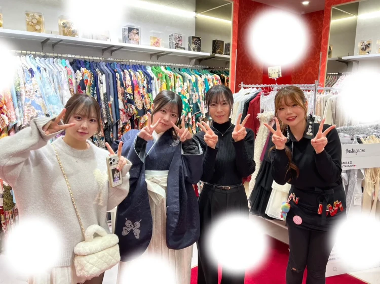 成人式　前撮り　梅田　袴　くすみカラー　かわいい　イマドキ　淡色　古典　タカゼン　撮影　無地　白　シンプル　大人っぽい　かわいい