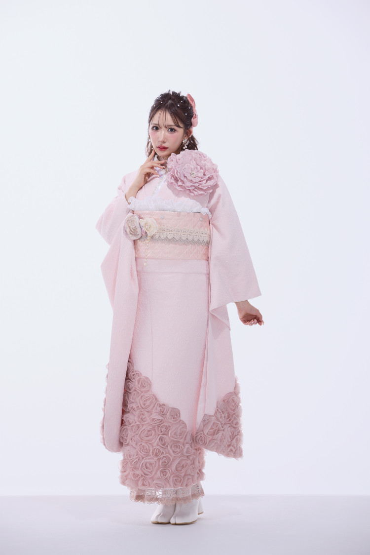 振袖レンタル　東京　表参道　かわいい　おしゃれ　個性派　かわいい　かっこいい　くすみ　イマドキ　ピンク　ローズ　かわいい　被りたくない