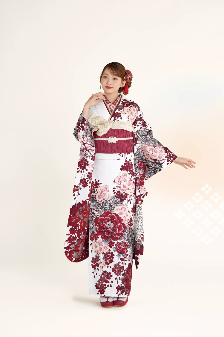 TAKAZEN姫路店の白地に赤い大きなお花柄が描かれたイマドキ風古典のお振袖です。