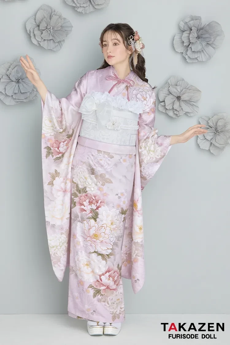 振袖レンタル　TAKAZEN橿原店　くすみカラーガーリー　薄ピンク/淡い色　牡丹柄　かわいい　トレンド　リボンコーデ　フェミニン　周防ジゼル【通販可】26057