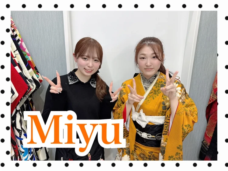 TAKAZEN橿原店の2028年成人のお客様、からしのヴィンテージ振袖コーディネート