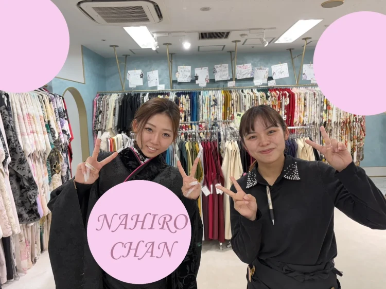 黒色の振袖にヒョウ柄の帯を合わせたおしゃれコーディネートのお嬢様