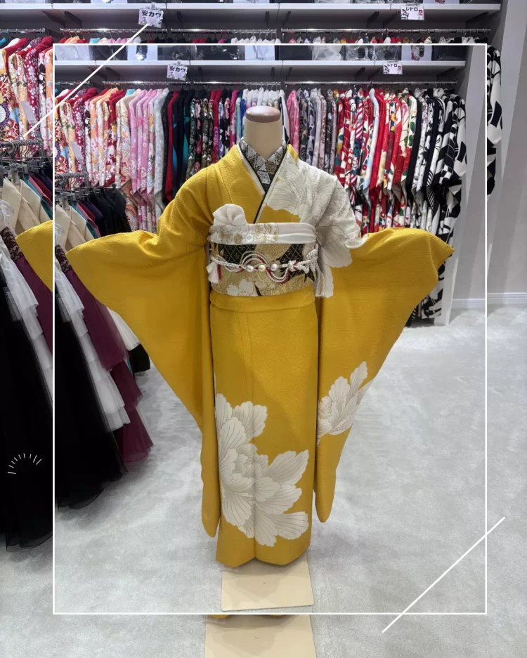 ジャパンモードシリーズの黄色地振袖コーディネート