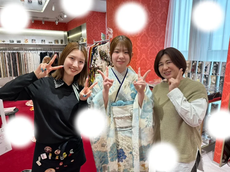 大阪梅田で水色くすみカラーの振袖