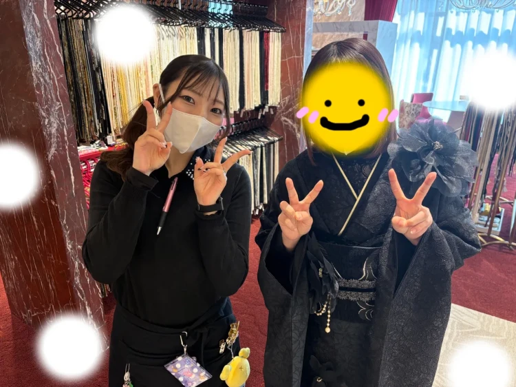 TAKAZEN東京表参道店Flagshipで黒色のシフォンのお花、シュシュの振袖をご契約いただいたお客様の紹介