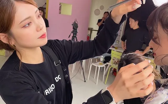 大阪梅田で成人式前撮りでママ振袖撮影をお探しの方