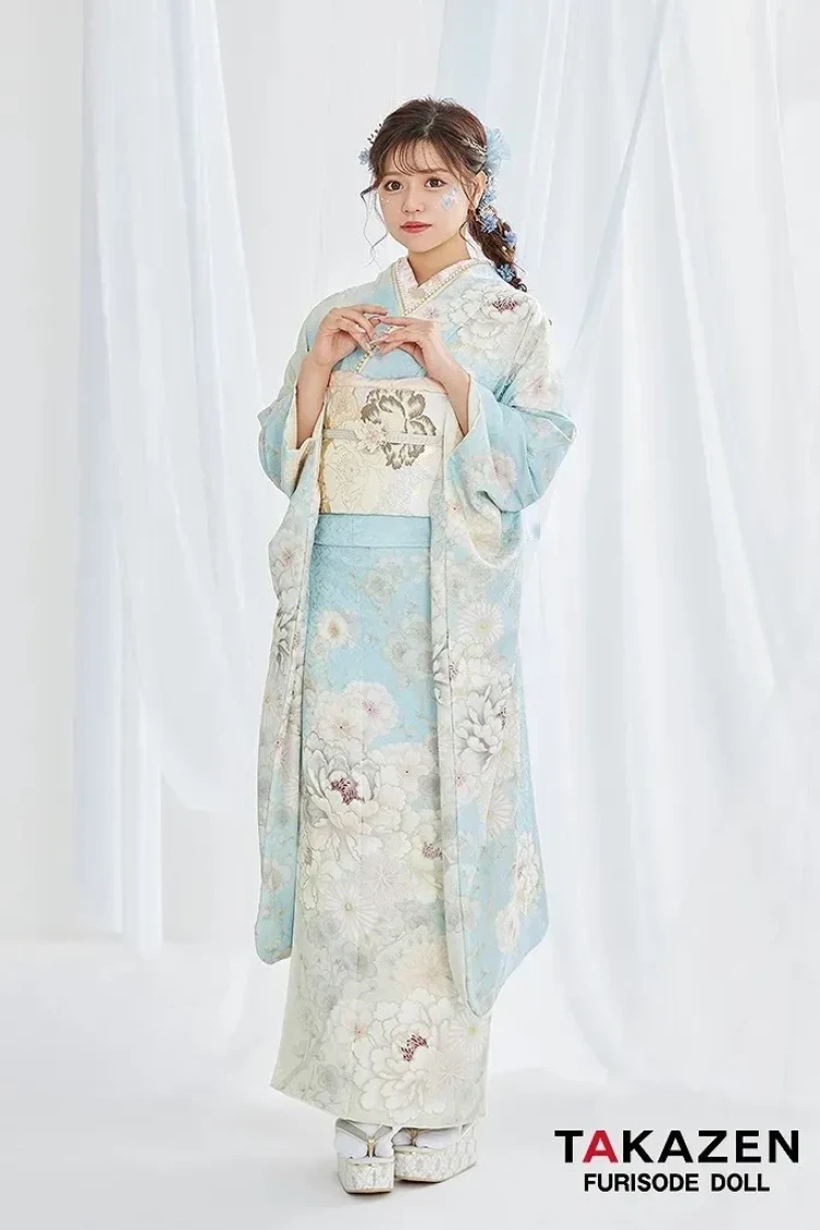 堺店で展示している水色のくすみカラー振袖