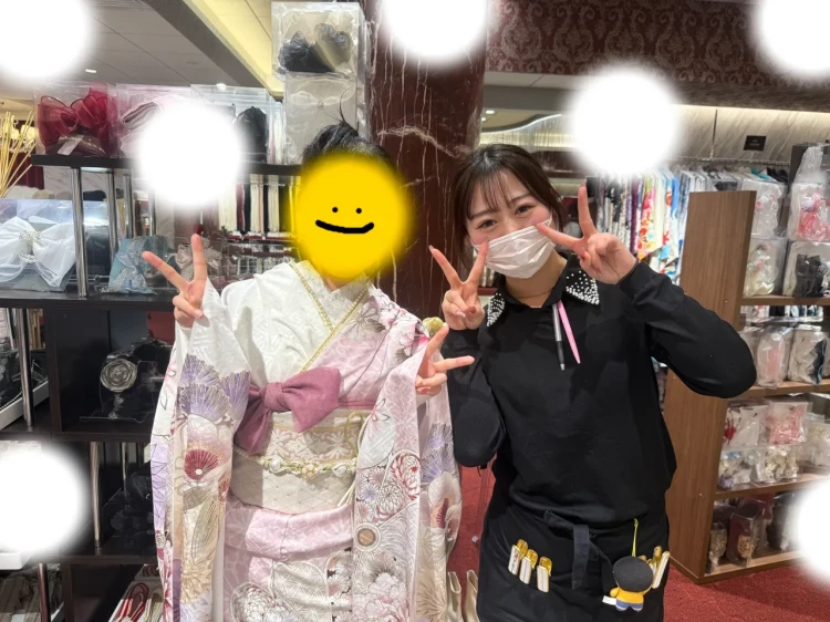 TAKAZEN東京表参道店Flagshipで中村理沙ちゃんのピンクの古典のお振袖をご試着いただいたお客様の紹介