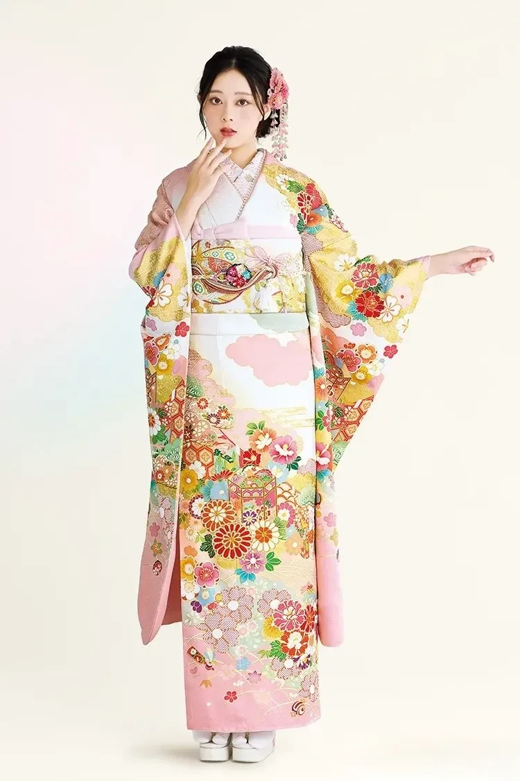 結婚式にもオススメ！上品で優しい雰囲気のお振袖のご紹介