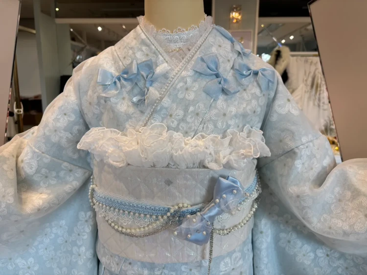 堺市、南大阪エリアで成人式に振袖レンタルできるTAKAZENオリジナルの水色でリボンがかわいい振袖のコーディネートご紹介