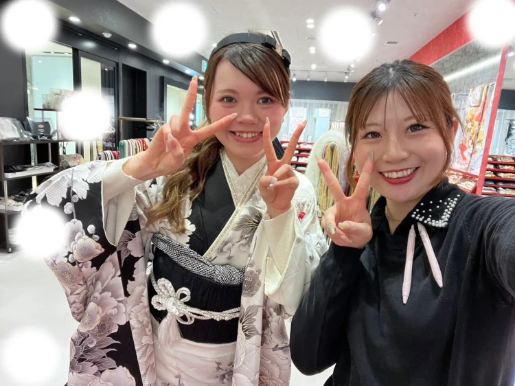 成人式　振袖　梅田　モノトーンのおしゃれな振袖