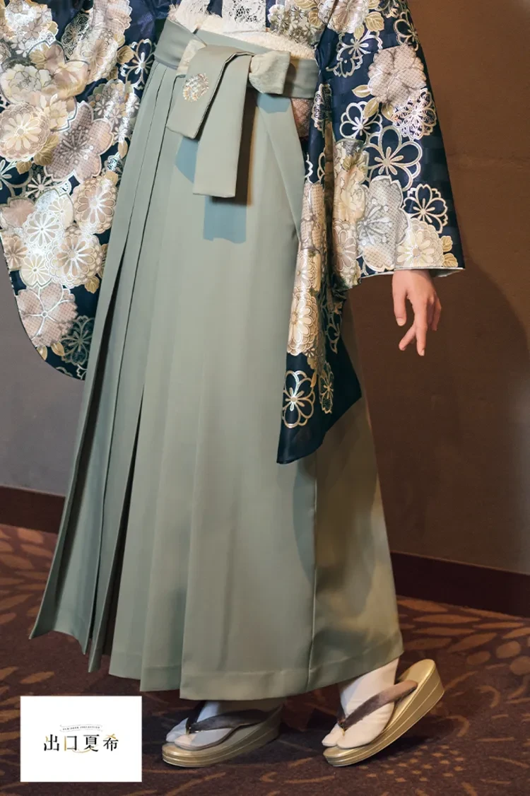 TAKAZENのレンタル袴 出口夏希ブランド袴　正統派古典　ネイビー　古典柄　和モダン　お洒落なコーディネート　【通販可】R26083