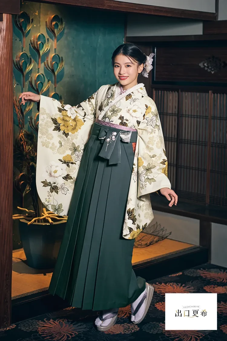 TAKAZENのレンタル袴 出口夏希ブランド袴　正統派古典　アイボリー　古典柄　清楚　王道　おしとやか　清楚系【通販可】R26087