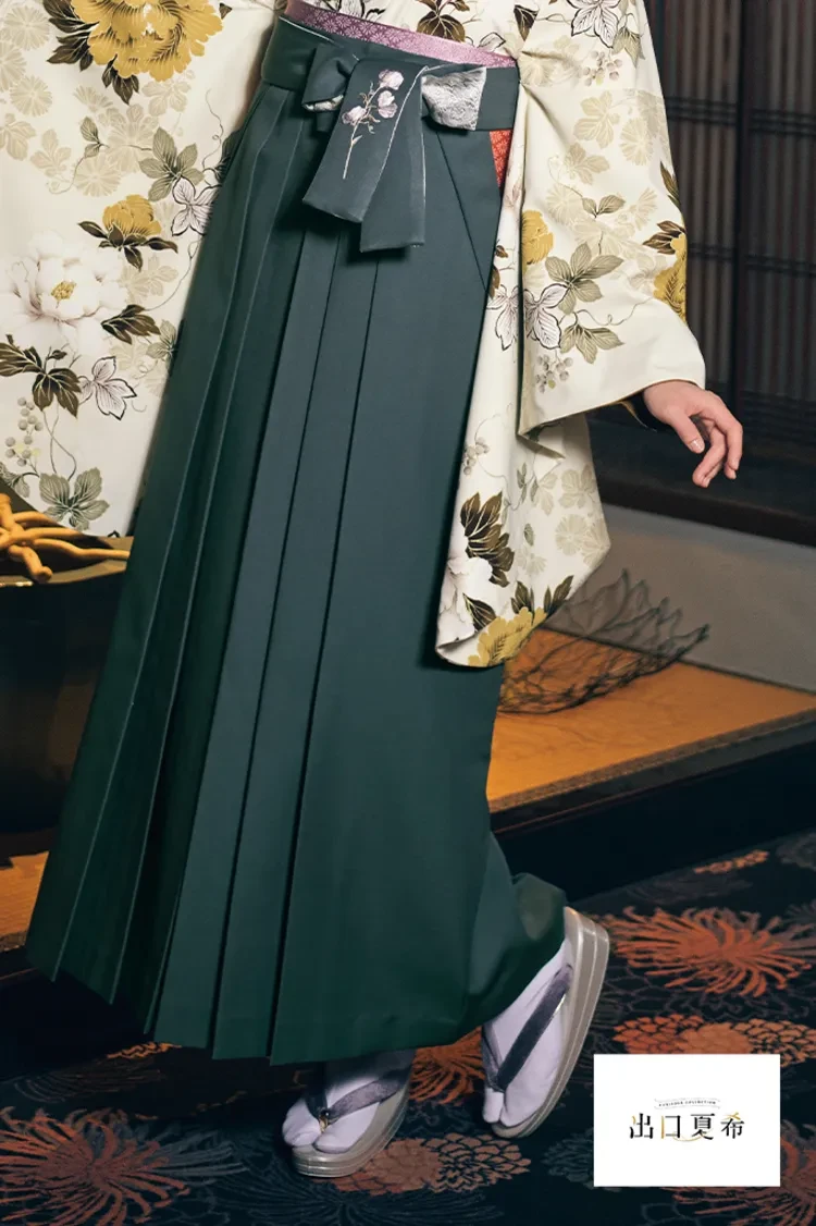 TAKAZENのレンタル袴 出口夏希ブランド袴 正統派古典 アイボリー 古典柄 清楚 王道 おしとやか 清楚系【通販可】R26087