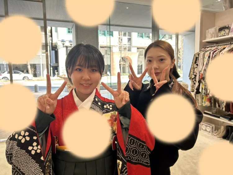 TAKAZEN神戸旧居留地店でお持ち込みのお振袖に黒色無地の袴コーデのお嬢様