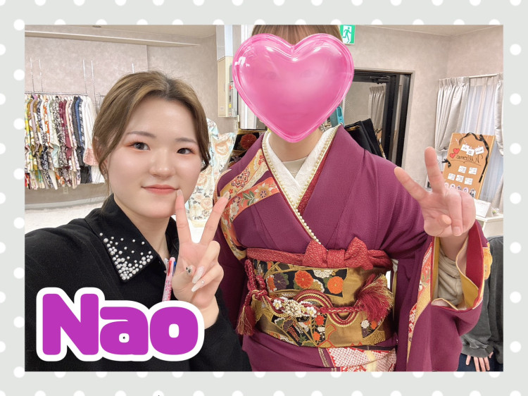 持ち込みの着物にTAKAZENの小物を使ってイマドキコーデしているお客様の様子