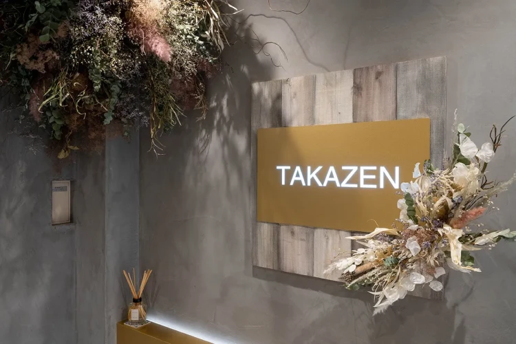 TAKAZEN心斎橋店、店内写真　予約フォームへの誘導画像