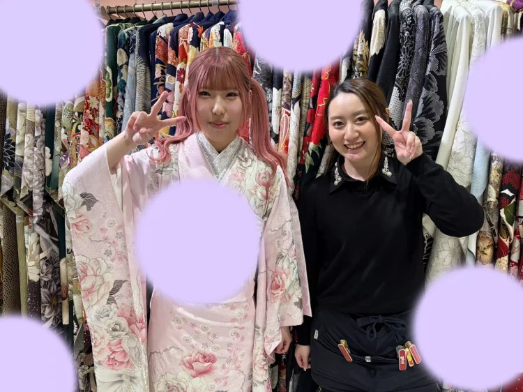 姫路市2029年成人のTAKAZENオリジナルのピンクのコスメカラーのお振袖。