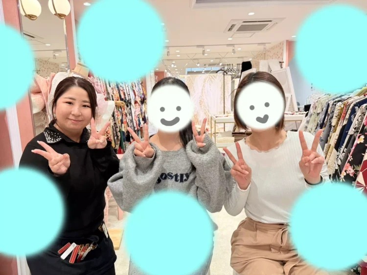 姫路市で2028年成人で水色の大人カワイイお振袖に決定した姫ちゃん。