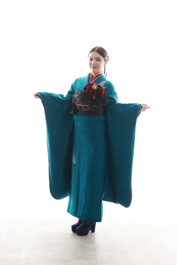 TAKAZEN橿原店のヴィンテージ振袖をご着用頂いてるお客様コーデ