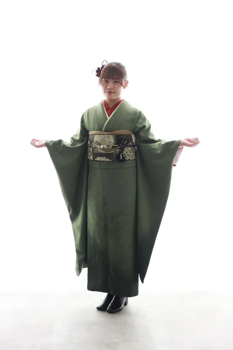 TAKAZEN橿原店のヴィンテージ振袖をご着用頂いてるお客様コーデ