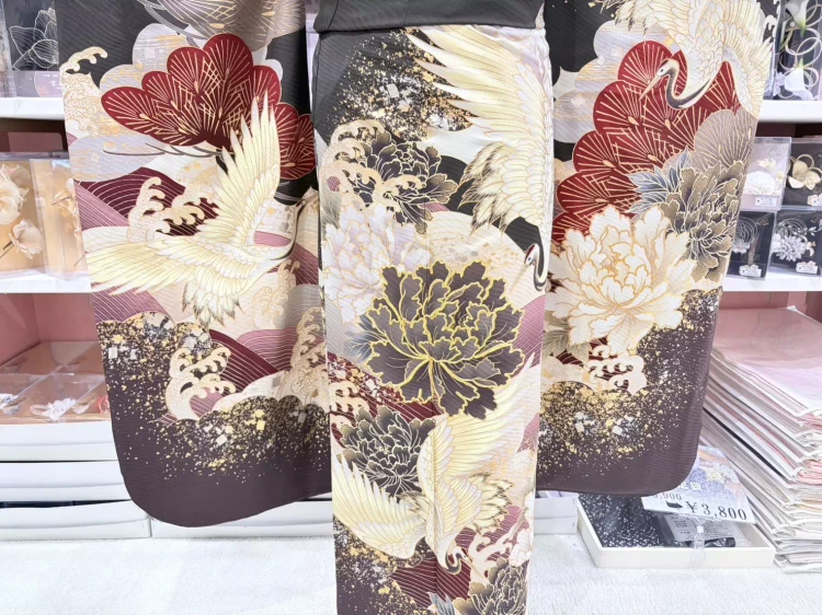 TAKAZEN姫路店の緑地に鶴と牡丹が描かれた豪華な和洋ミックス振袖コーデ。姫路市・加古川市で人気の成人式振袖。