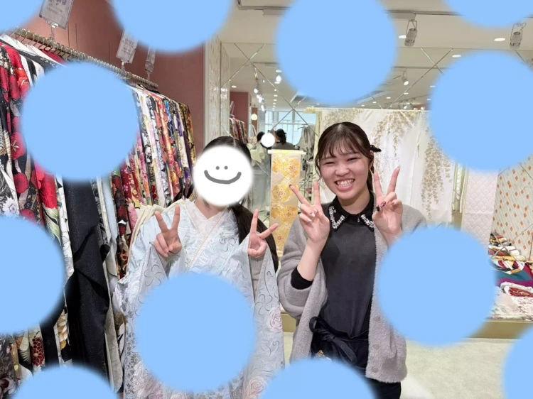 透明感あるきらきらのローズ振袖