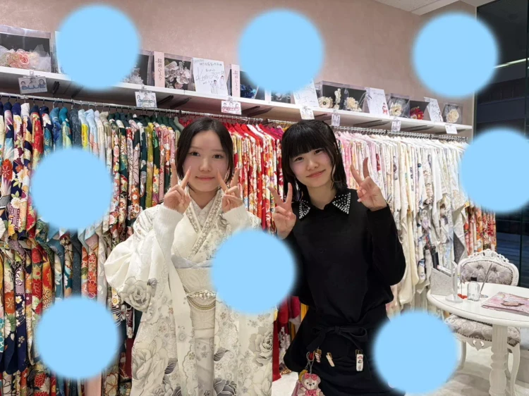 タカゼンオリジナルコスメカラーのキラキラ可愛い2028年成人振袖レンタルのお客様紹介。