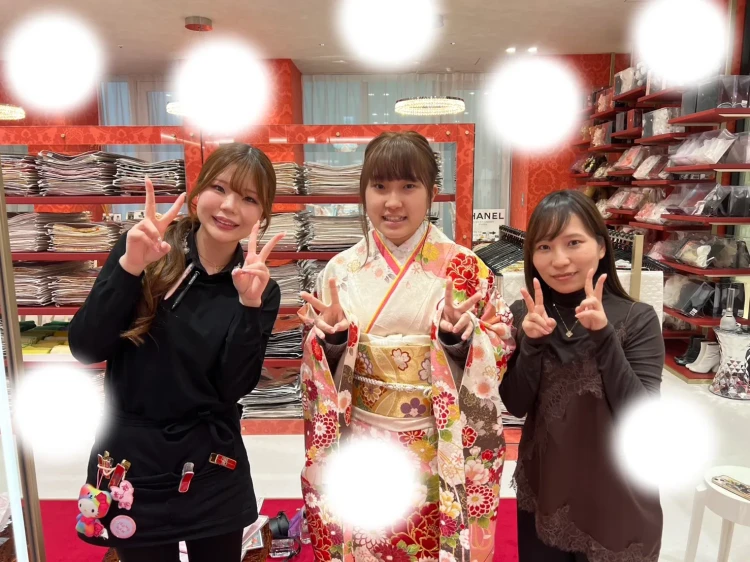 可愛らしい古典柄振袖