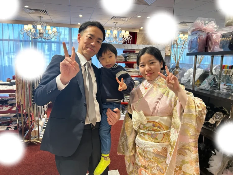 TAKAZEN東京表参道店Flagshipでプレミアム古典”関芳”のくすみピンクのお振袖を成人式レンタルでご契約いただいたお客様の紹介