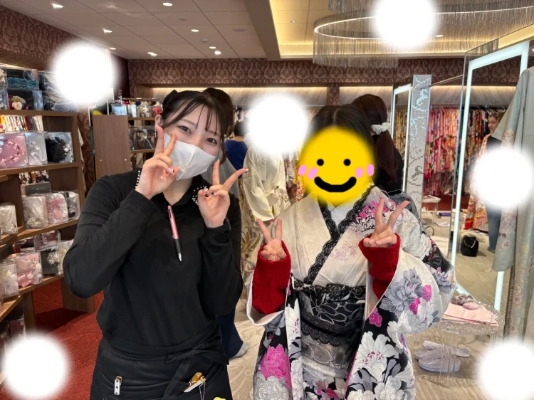 TAKAZEN東京表参道店Flagshipで白色やピンク色の桂由美ブランドの振袖をご契約いただいたお客様の紹介