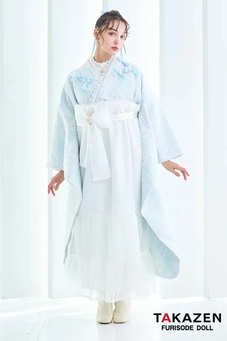 堺店で展示している水色のキュート＆ガーリー袴