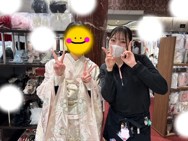 TAKAZEN東京表参道店Flagshipでくすみピンクの古典、花柄の振袖をレンタルでご契約いただいたお客様の紹介