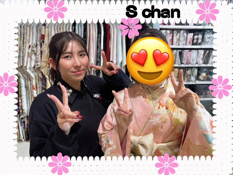 2028年堺市堺区成人式参加されるピンク色の安カワ古典柄振袖レンタルのお嬢様のコーディネートご紹介