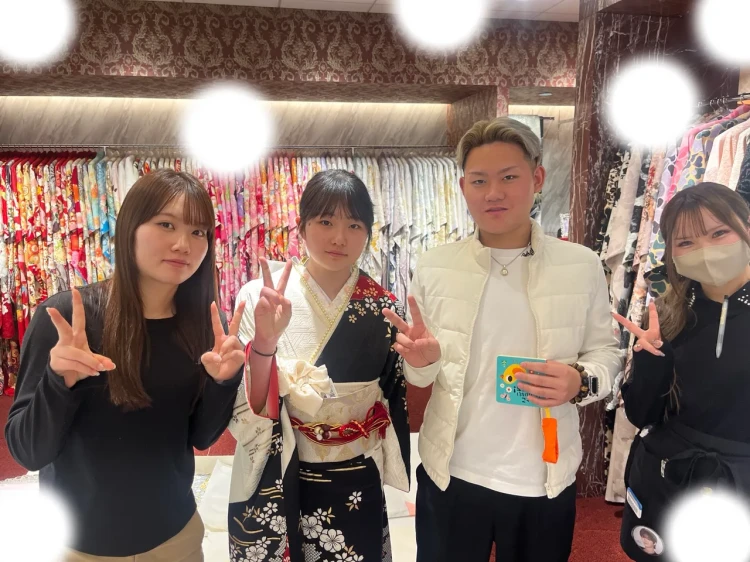 TAKAZEN東京表参道店Flagshipでお母様のお振袖でのフォトプランをご契約いただいたお客様の紹介