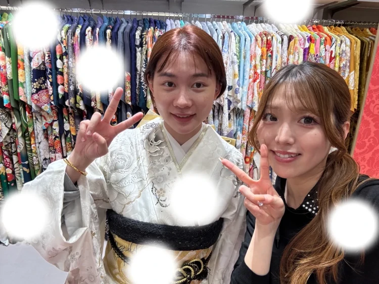 TAKAZENオリジナルのコスメカラーのお振袖でお出かけプラン