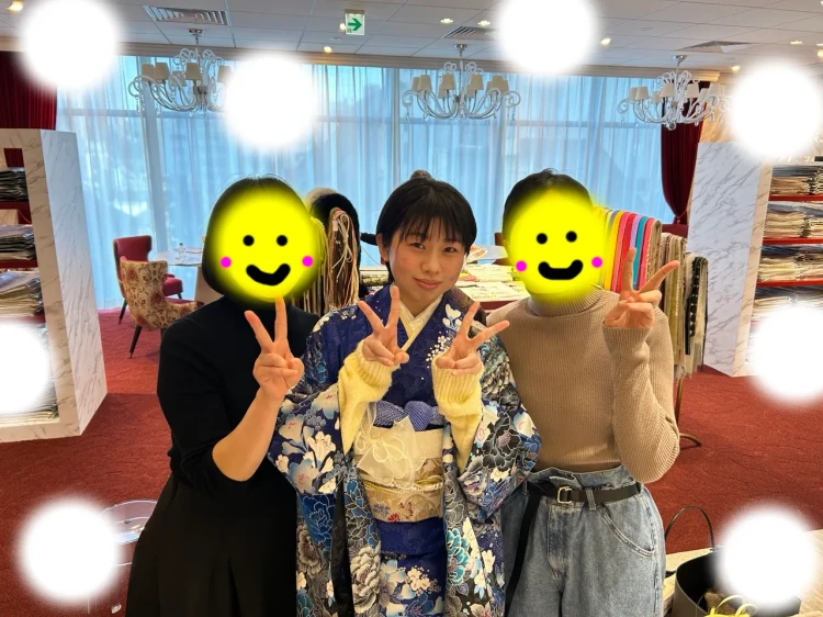TAKAZEN東京表参道店Flagshipで青の古典柄振袖をご契約いただいたお客様の紹介