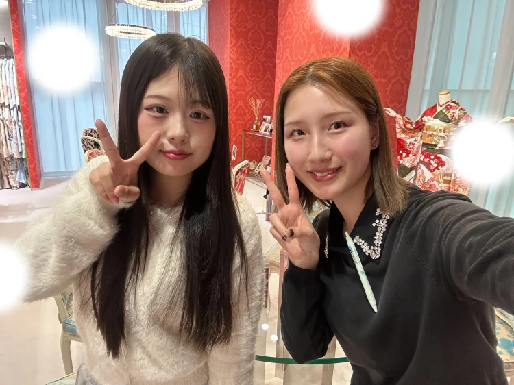 成人式の振袖を借りて頂いたお客様との写真
