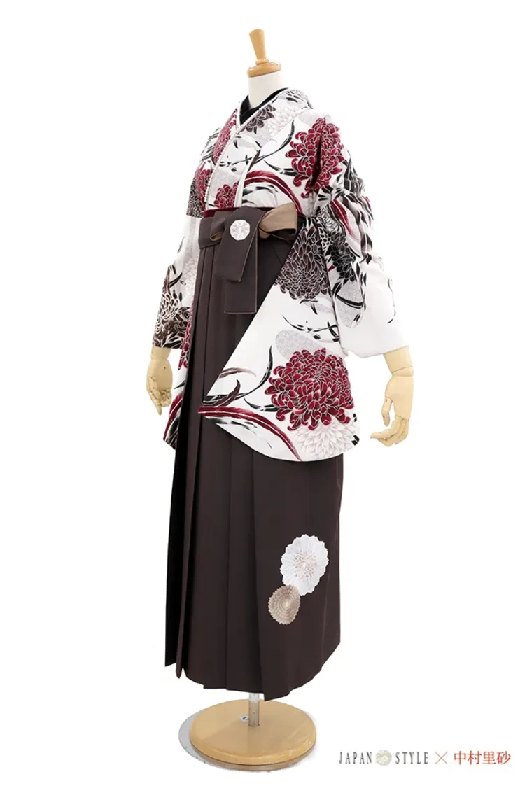 TAKAZENのレンタル袴 JAPAN STYLE×中村里砂ブランド袴　古典柄　オフホワイト/ダスティーカラー　乱菊　地雷系　ひととかぶらない【通販可】R26095