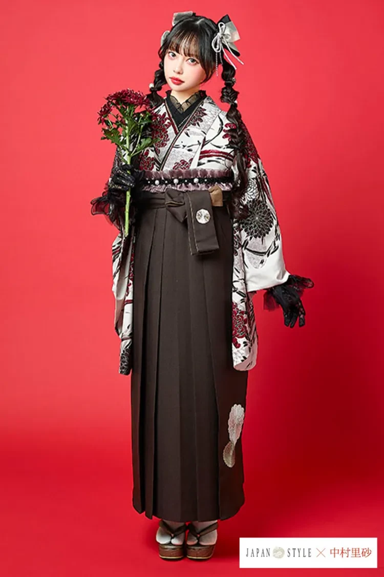 TAKAZENのレンタル袴 JAPAN STYLE×中村里砂ブランド袴　古典柄　オフホワイト/ダスティーカラー　乱菊　地雷系　ひととかぶらない【通販可】R26095