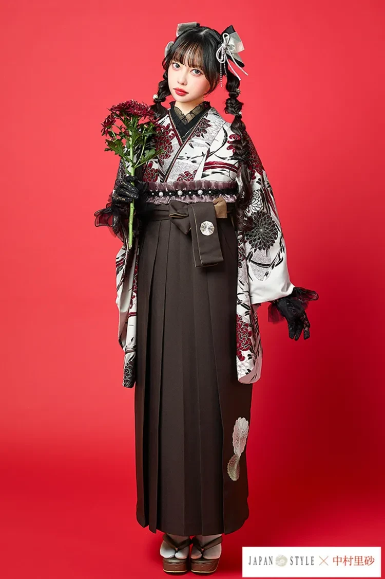 TAKAZENのレンタル袴 JAPAN STYLE×中村里砂ブランド袴　古典柄　オフホワイト/ダスティーカラー　乱菊　地雷系　ひととかぶらない【通販可】R26095