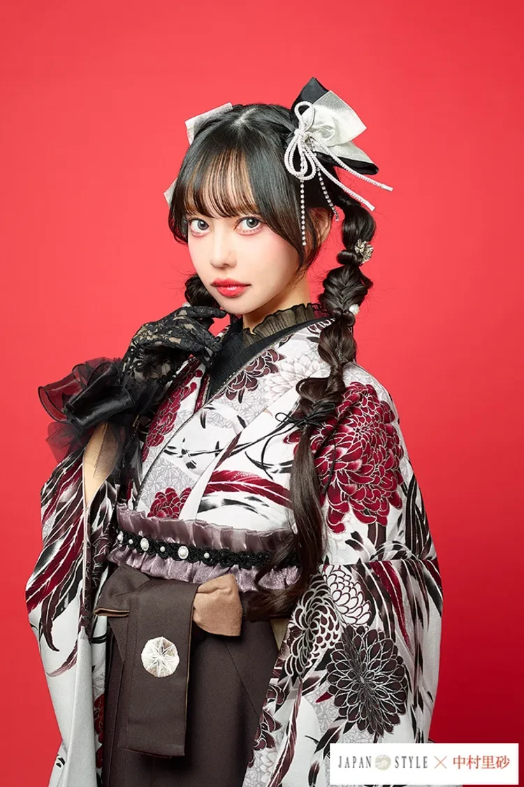 TAKAZENのレンタル袴 JAPAN STYLE×中村里砂ブランド袴 古典柄 オフホワイト/ダスティーカラー 乱菊 地雷系 ひととかぶらない【通販可】R27013