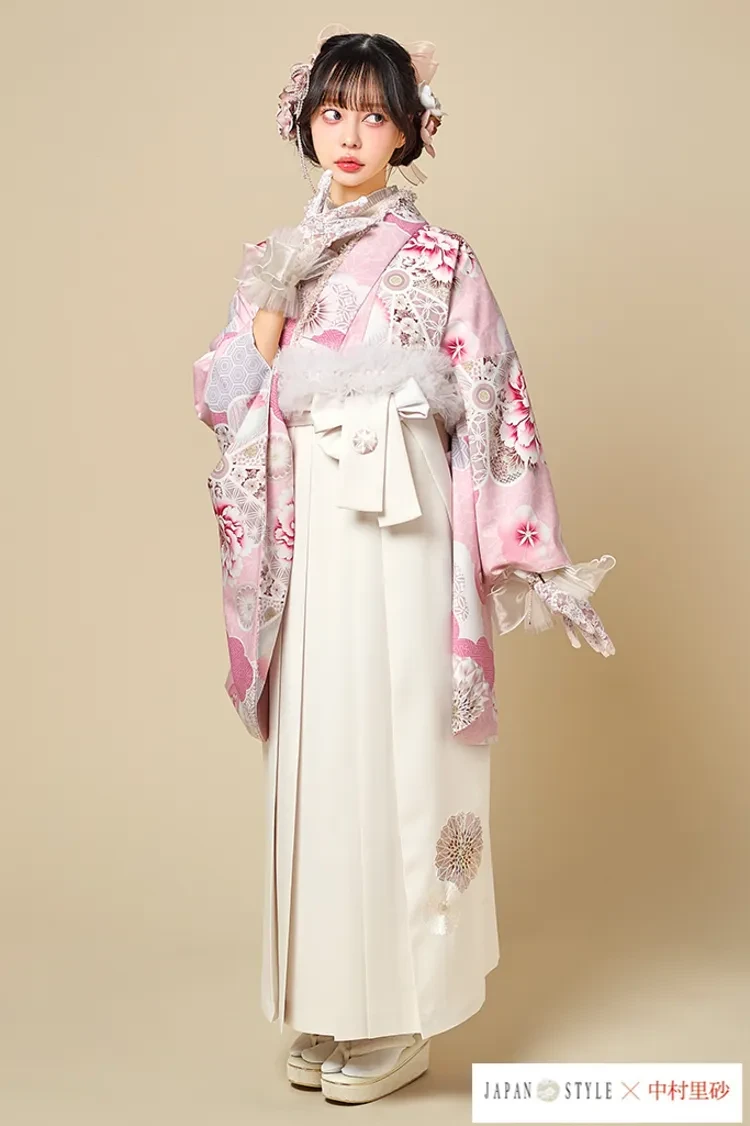 TAKAZENのレンタル袴 JAPAN STYLE×中村里砂ブランド袴　ピンク　ガーリー　かわいい　量産型コーデ　おしゃれ　フェミニン【通販可】R26097