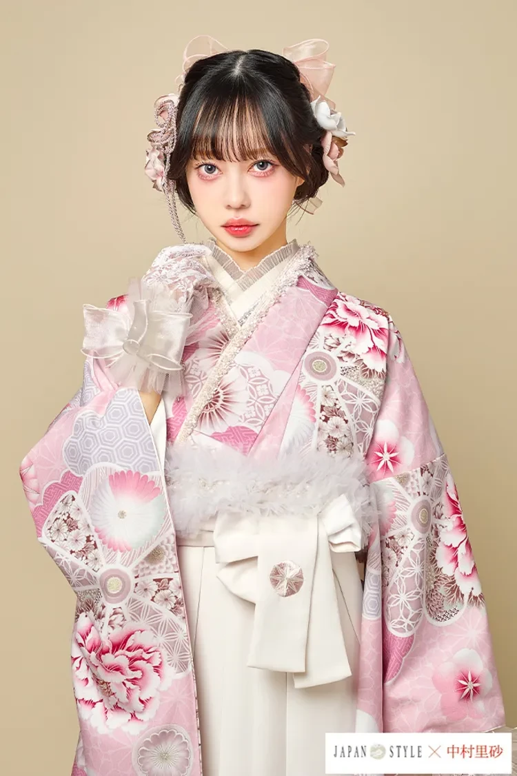 TAKAZENのレンタル袴 JAPAN STYLE×中村里砂ブランド袴　ピンク　ガーリー　かわいい　量産型コーデ　おしゃれ　フェミニン【通販可】R26097