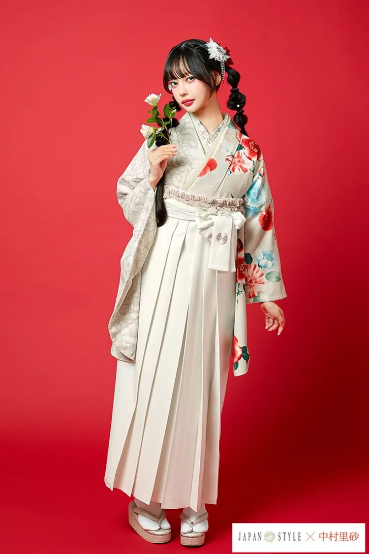 TAKAZENのレンタル袴 JAPAN STYLE×中村里砂ブランド袴　ベージュ/くすみカラー　水彩画風/椿　アンニュイ　和モダン【通販可】R26099