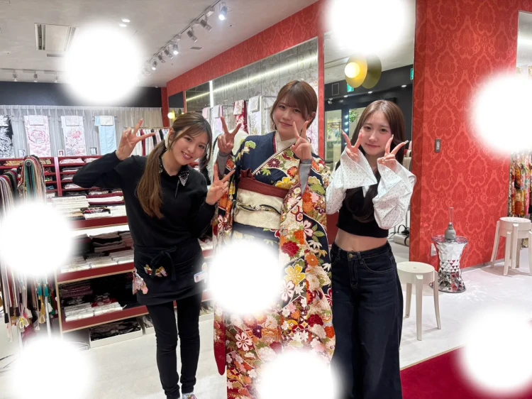 大阪梅田で華やかでカワイイ古典柄のお振袖を決めてもらいました