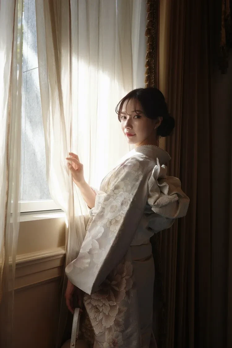 村瀬紗英がTAKAZENの振袖を着用して結婚式に参列したコーディネート